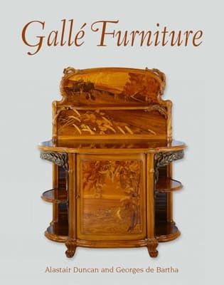 Gall� Furniture
